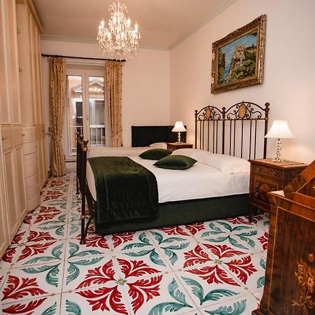 Delfini Trevi House Hotel Rome Bagian luar foto