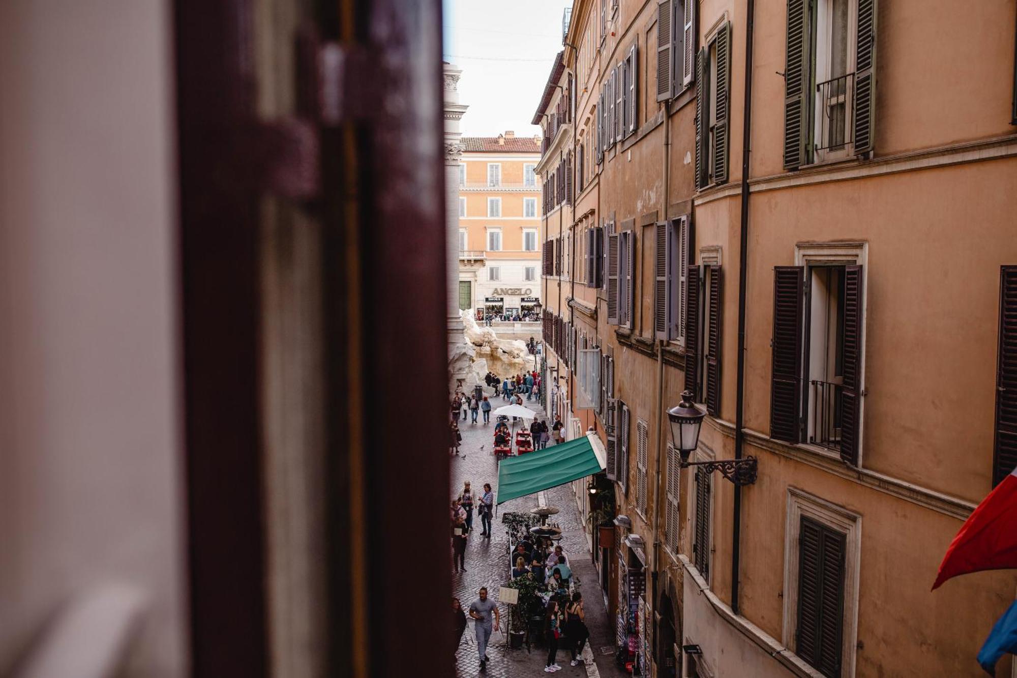 Delfini Trevi House Hotel Rome Bagian luar foto